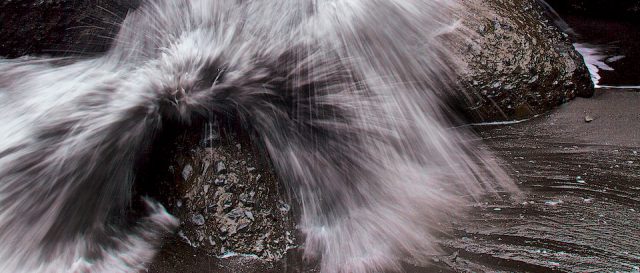 Chaud devant ! | Incoming!